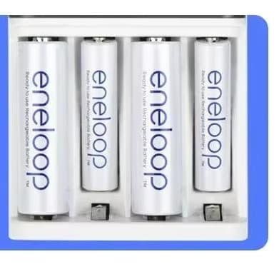 Panasonic Eneloop Piles AA - Chargeur TEMPS DES HORLOGES