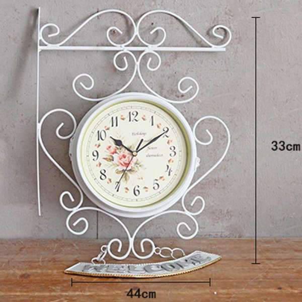 horloge de gare blanche