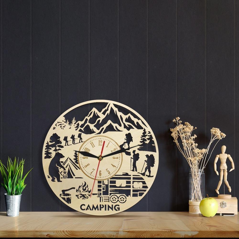 horloge bois camping en foret