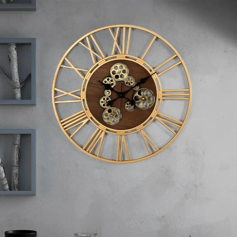 horloge design doree