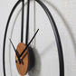 horloge en metal moderne