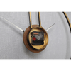 horloge en metal moderne