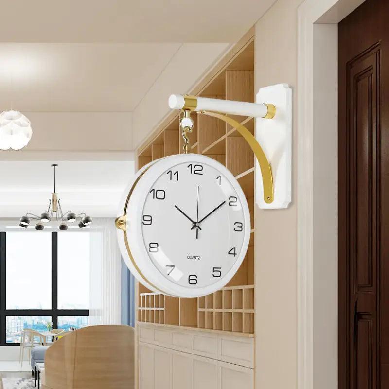 horloge double face decoration de salon