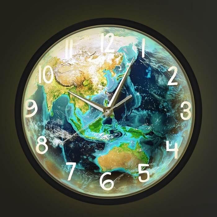 horloge globe terrestre