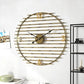 horloge en metal dore