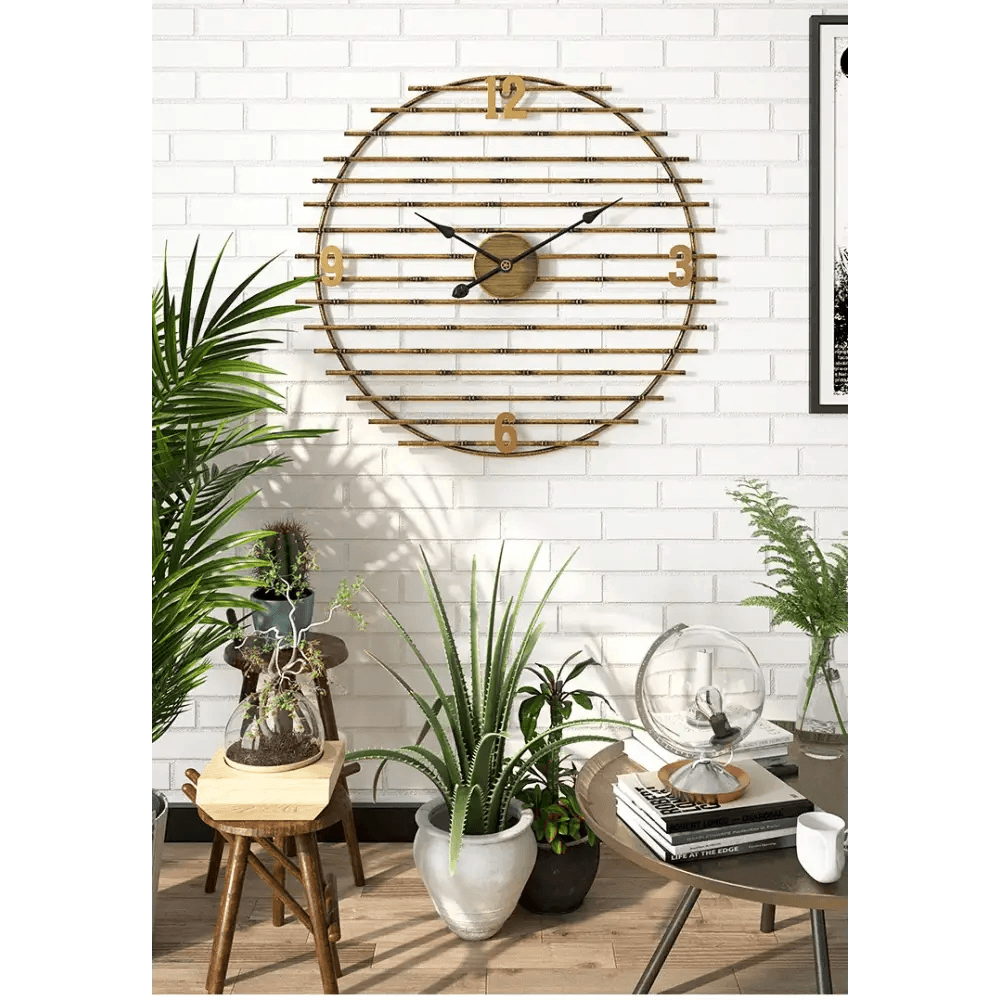 horloge en metal dore