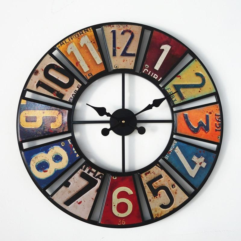 horloge industrielle coloree