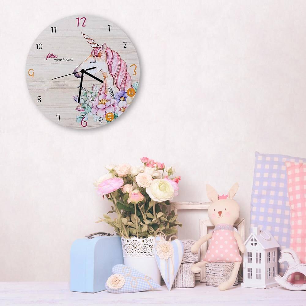 horloge silencieuse licorne