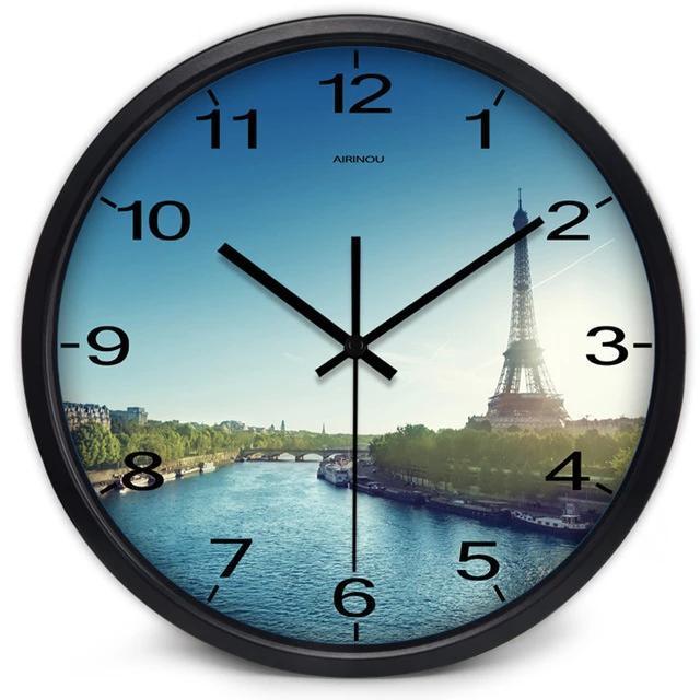 horloge moderne tour eiffel