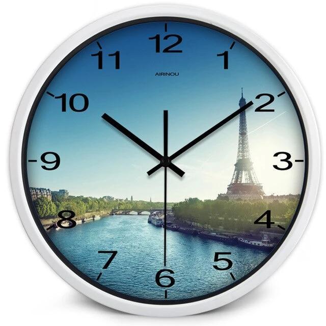 horloge moderne tour eiffel