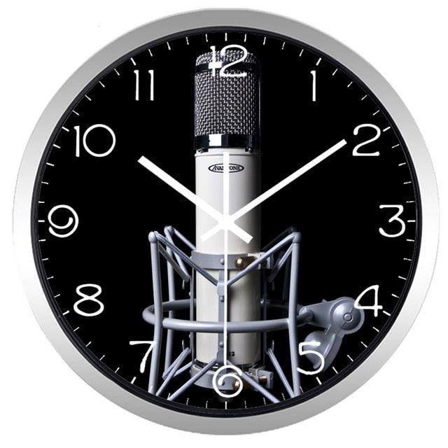 horloge moderne microphone