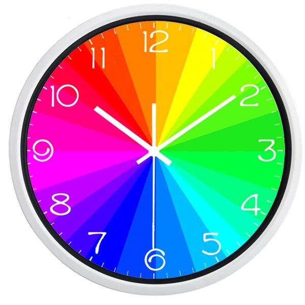 horloge moderne couleurs arc en ciel