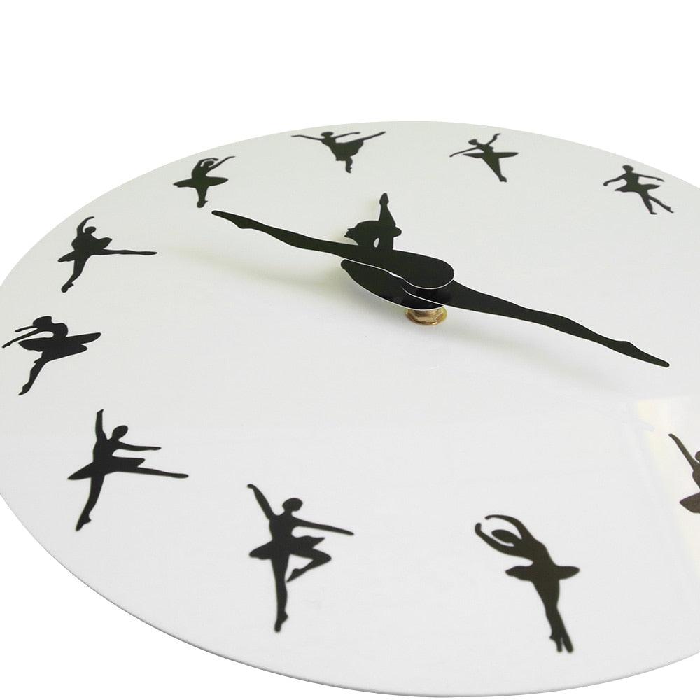 horloge originale danseuse artistique