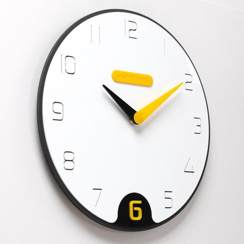 horloge scandinave design noir et jaune