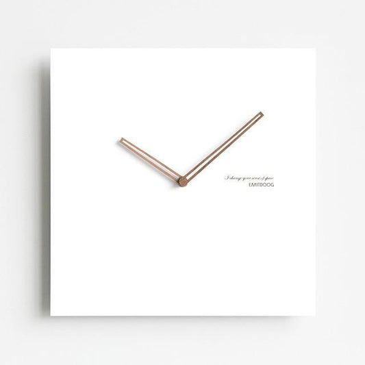 horloge scandinave fond blanc